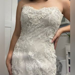 Monique Lhuillier Wedding Dress